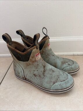 Xtratuf Salmon Sisters Women’s Deck Boots Size 8